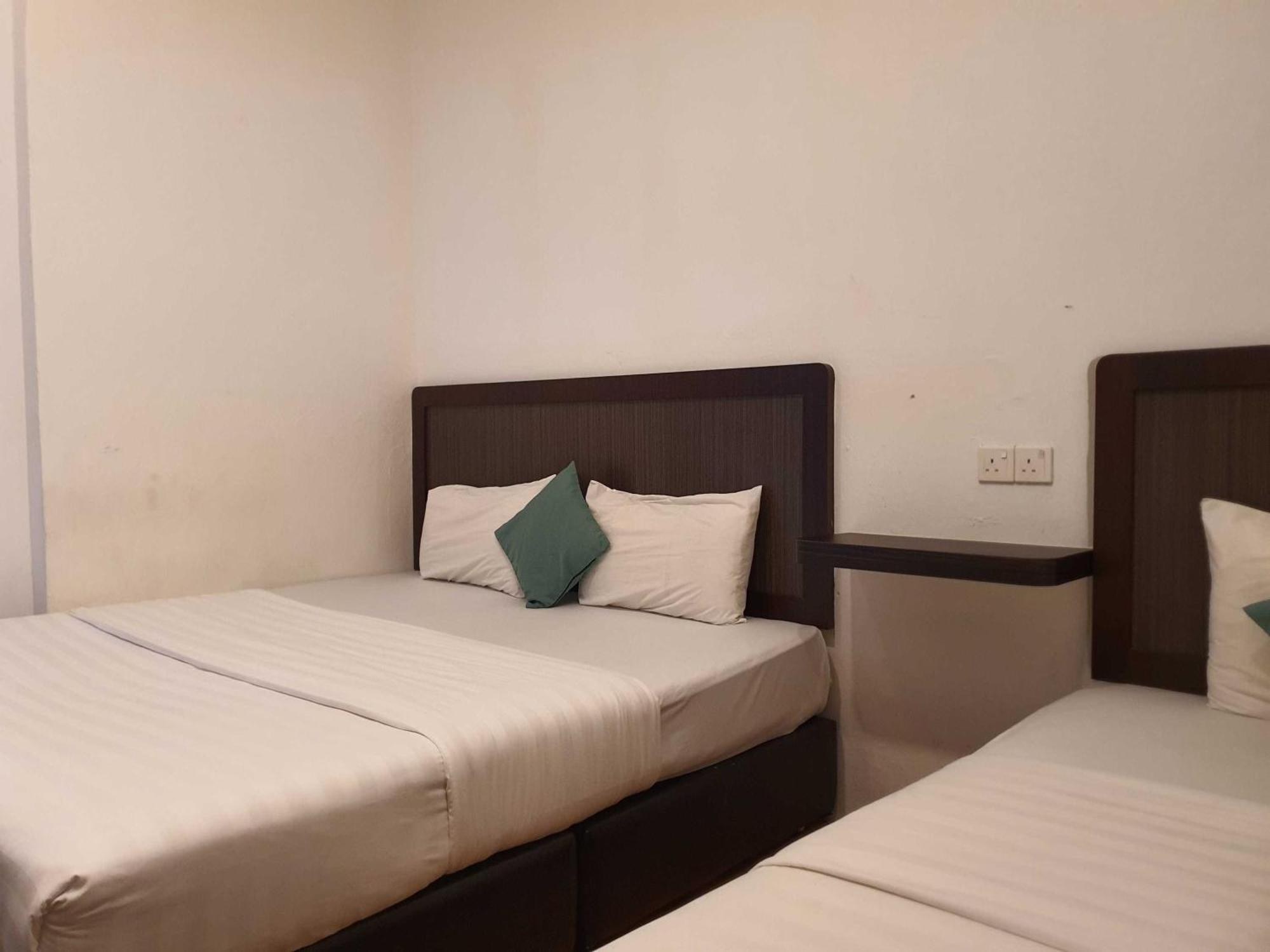 Oyo 91053 Signature Inn Miri Exterior foto